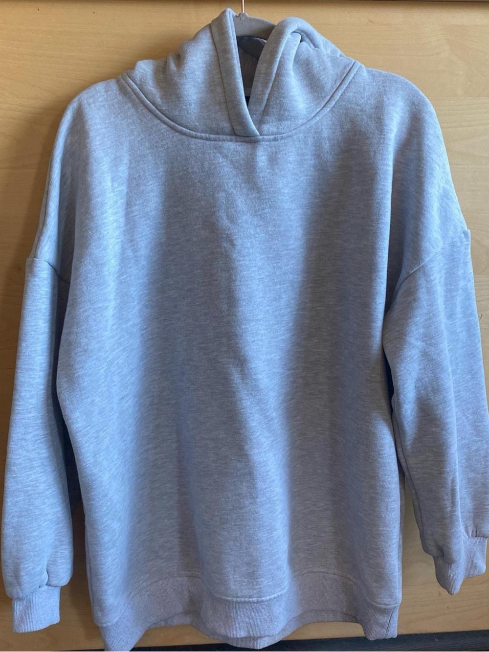 Women’s Medium Trendy Queen Gray Pullover Hoodie Sweater - Minimal Casual Style